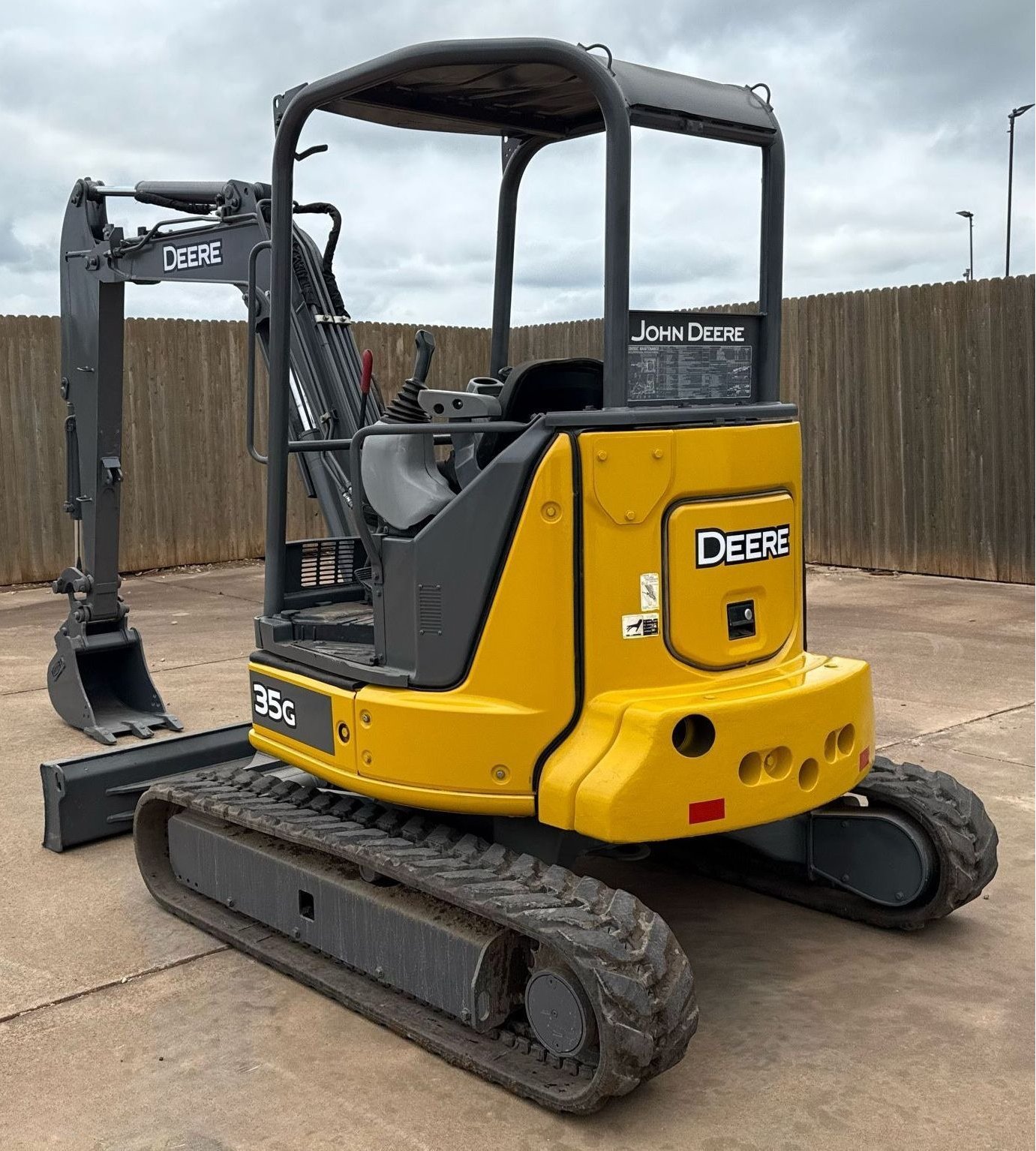 2017 John Deere 35G Mini Excavator thumbnail 3